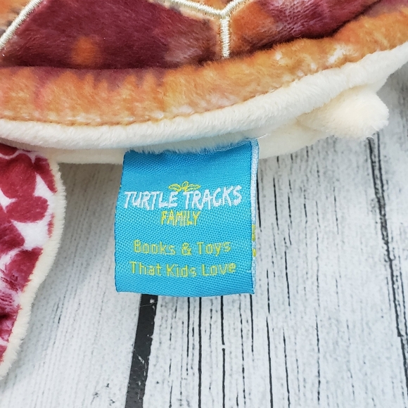 Loggerhead Life: "Luna" Turtle Plush Toy with Puppet Pocket - Picture 5 of 6